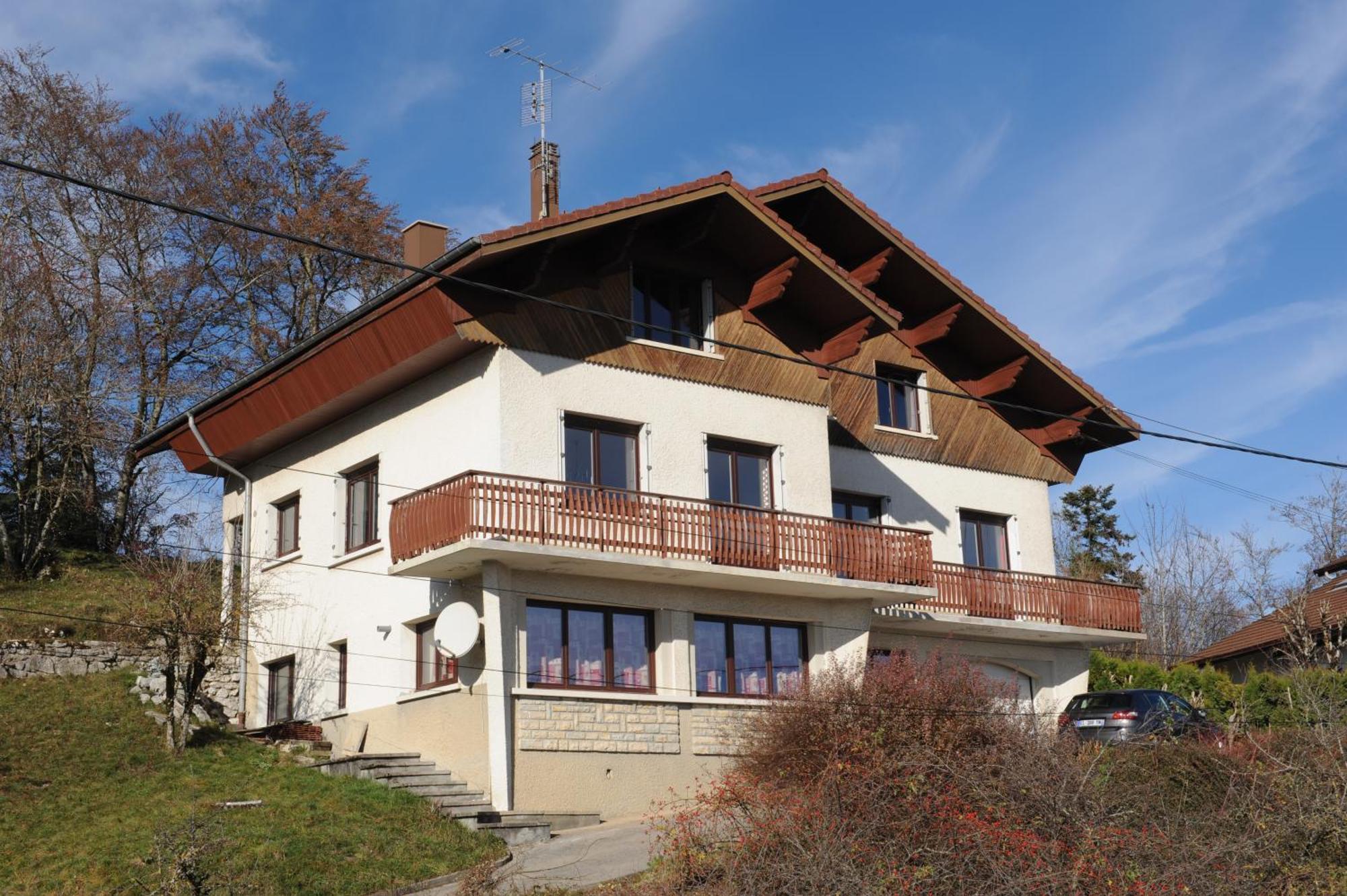 Gite Le P'Tit Chasseral Maîche 外观 照片