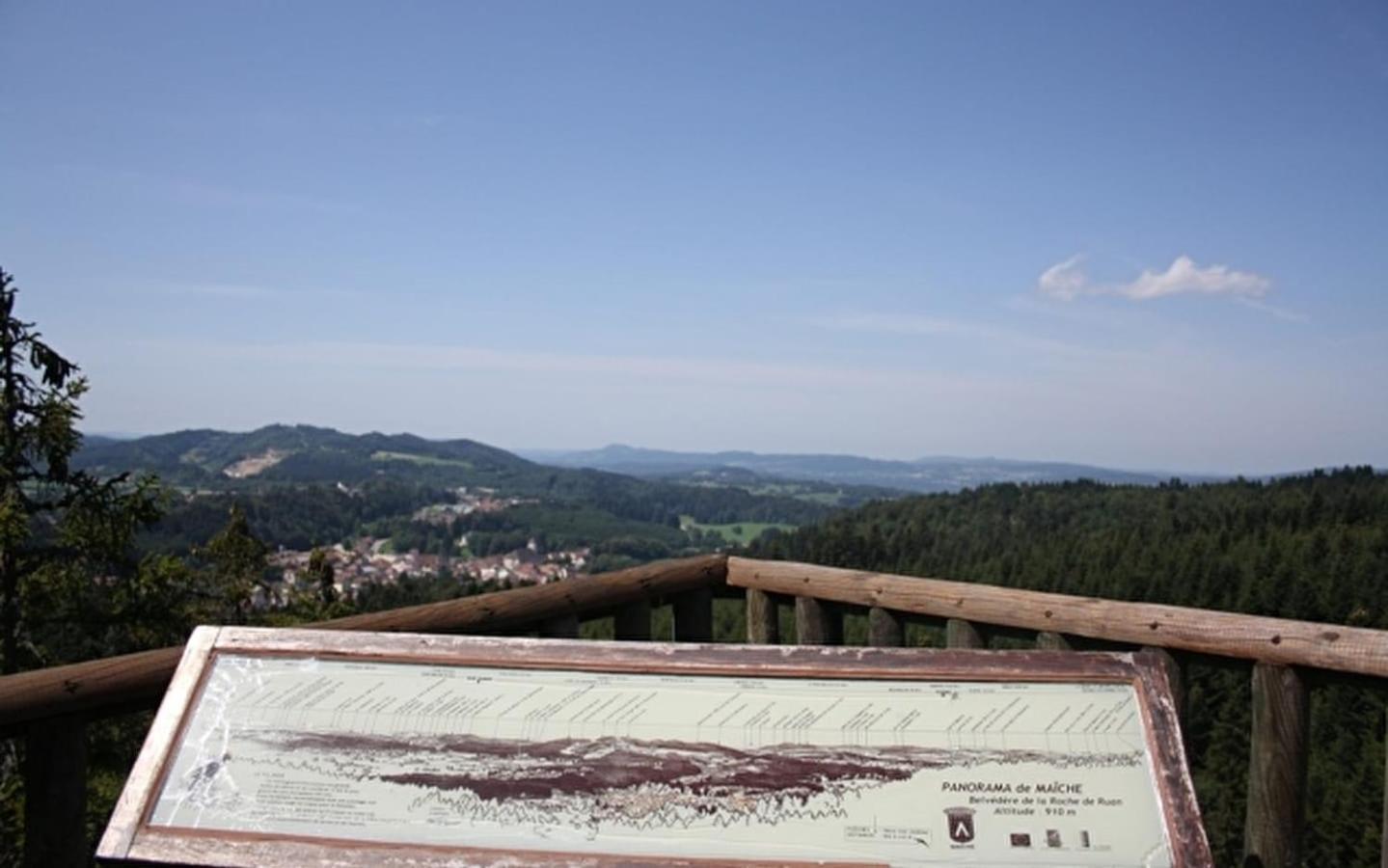Gite Le P'Tit Chasseral Maîche 外观 照片